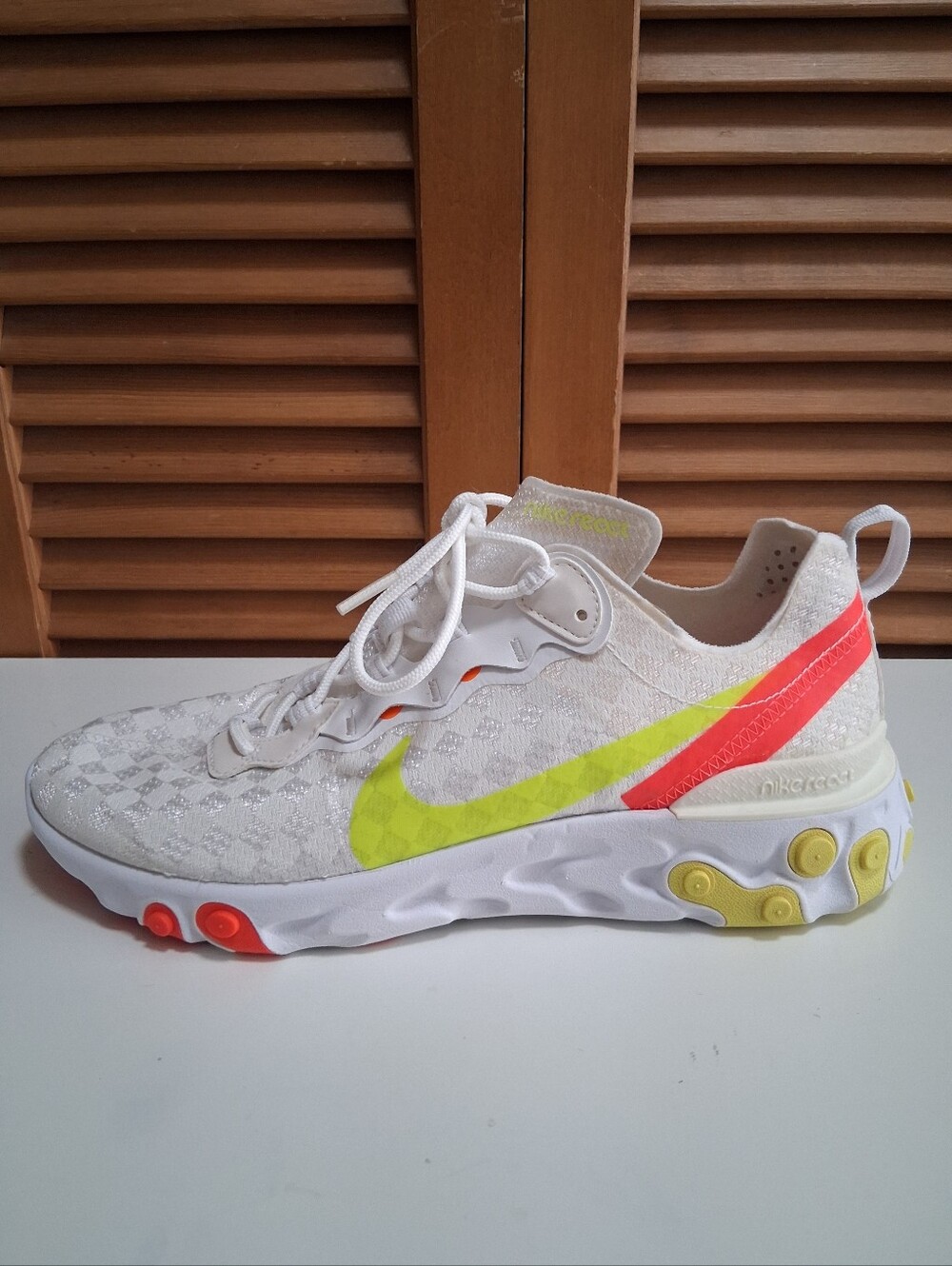 Nike React Element 55 Mens Size 9.5 White Volt Crimson Sneakers CJ0782 100